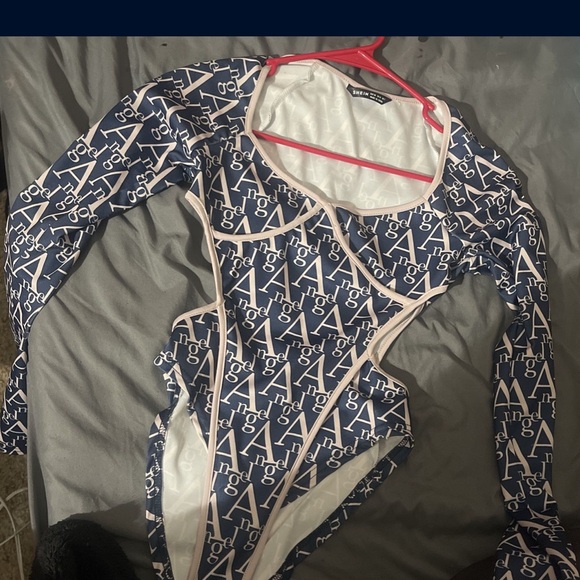 Cute side cut shein bodysuit - Picture 1 of 1